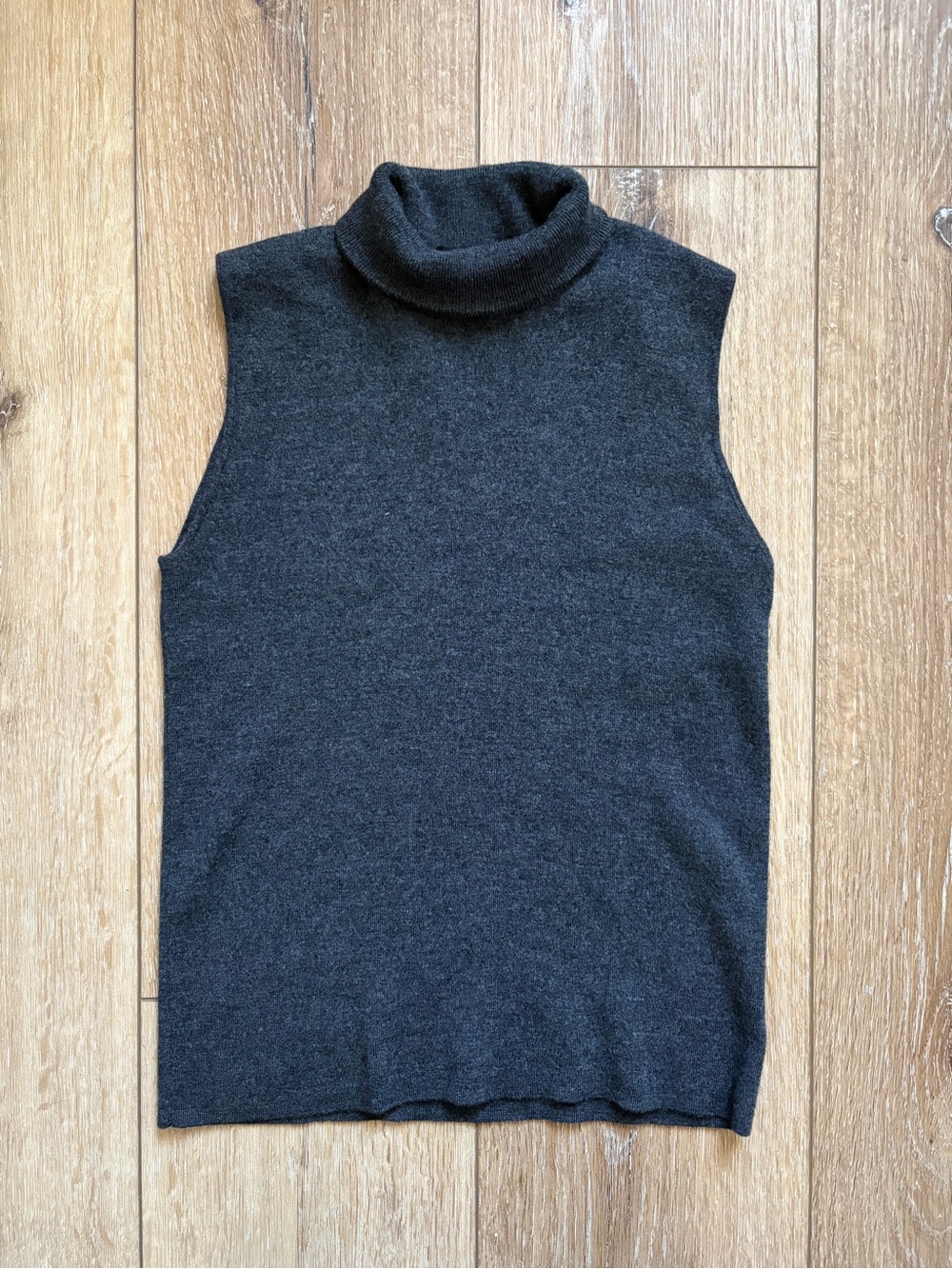 Vintage Akris 100% Wool Sleeveless Turtleneck Sweater in Charcoal Gray